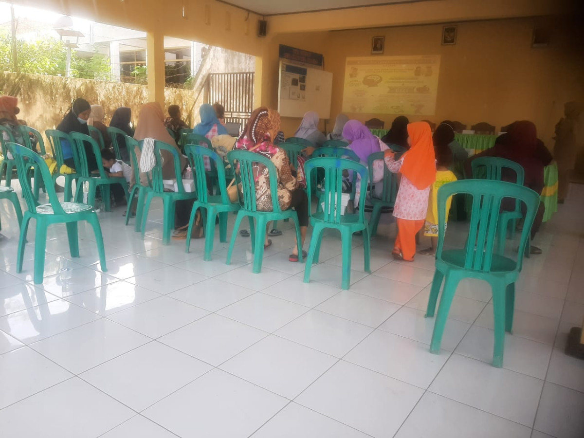 Gambar 2. Pertemuan Operasional Ketahanan Keluarga Berbasis Poktan di Kampung KB Desa Kunci