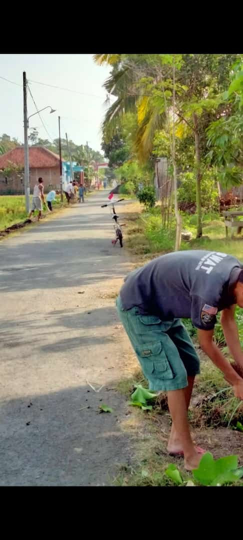 Kerja bakti dari warga kampung kb