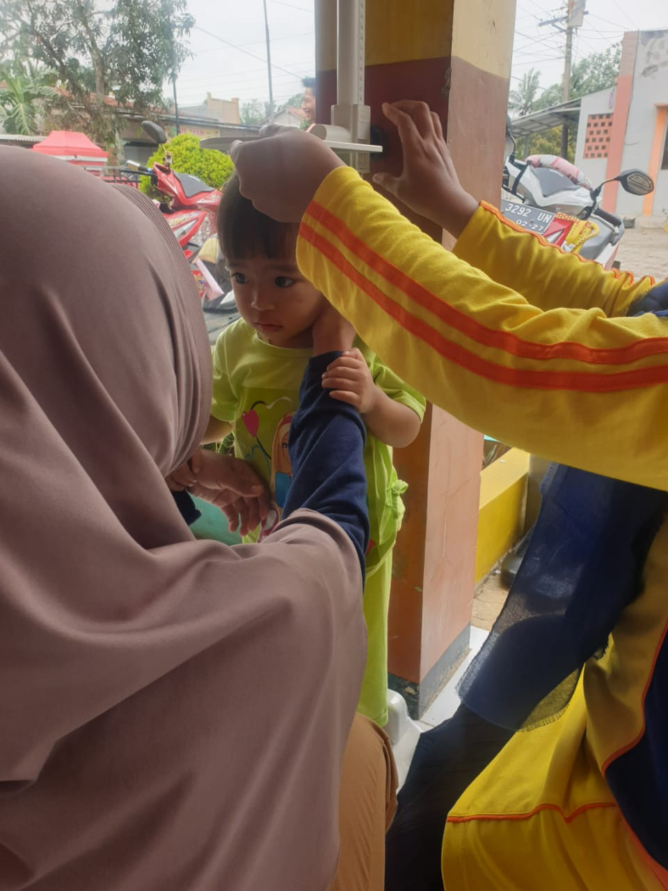 Pengukuran Tinggi Badan Balita Mawar 6