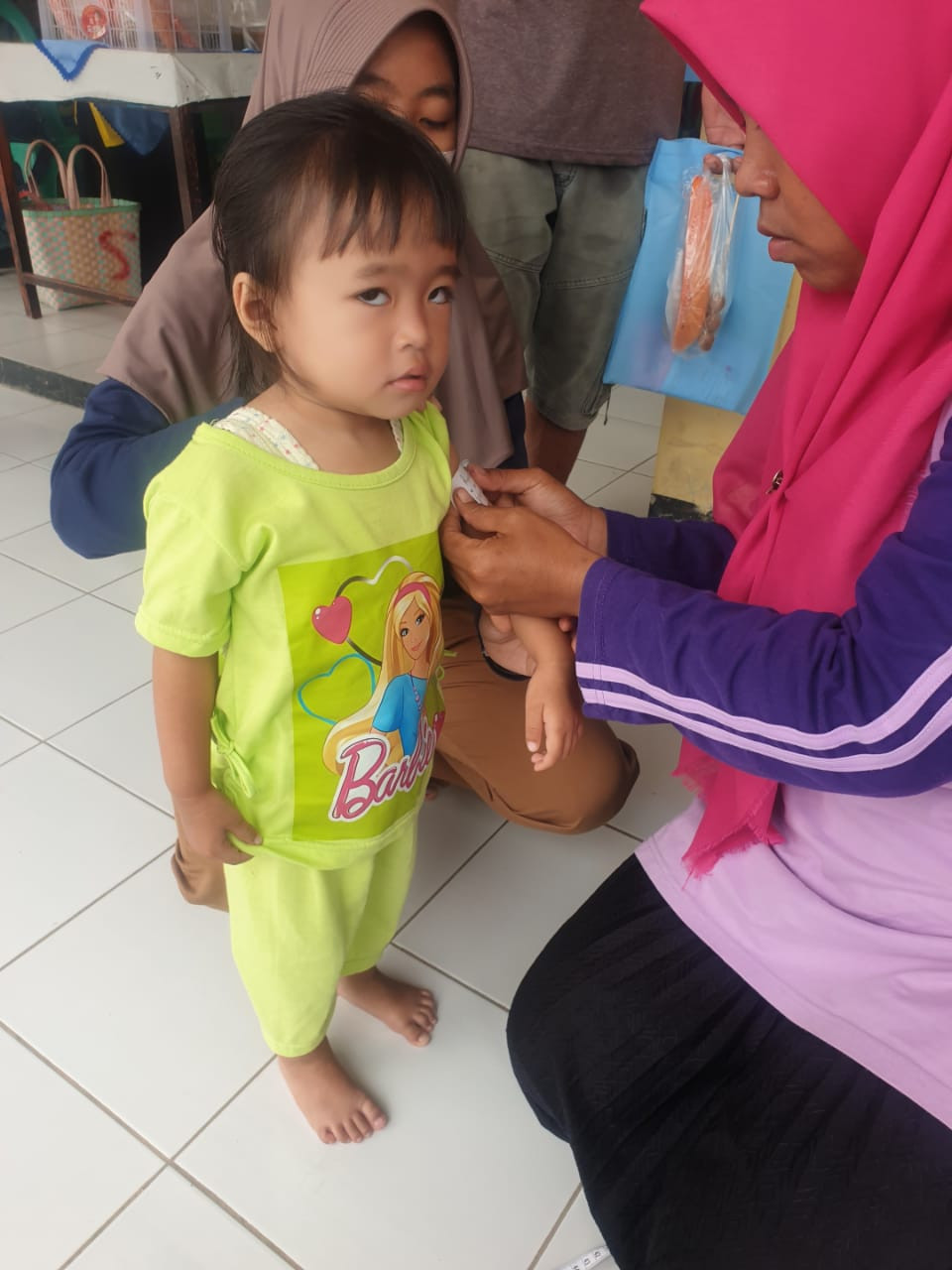 Pengukuran Lingkar Lengan Balita Mawar 6