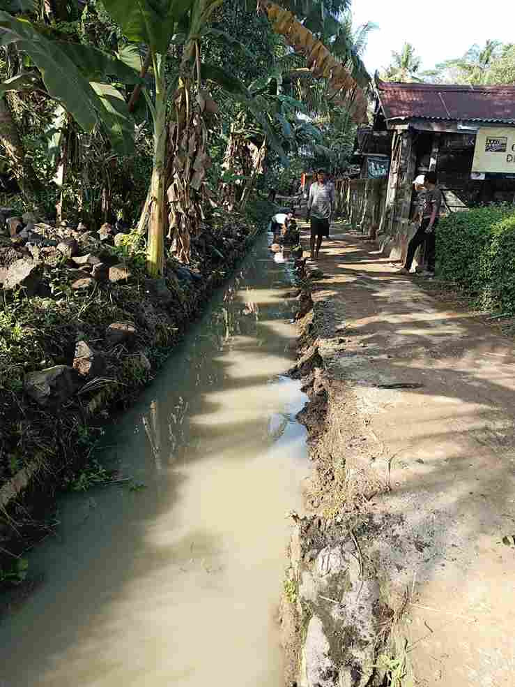 Pembersihan Sampah Sungai di RW 3