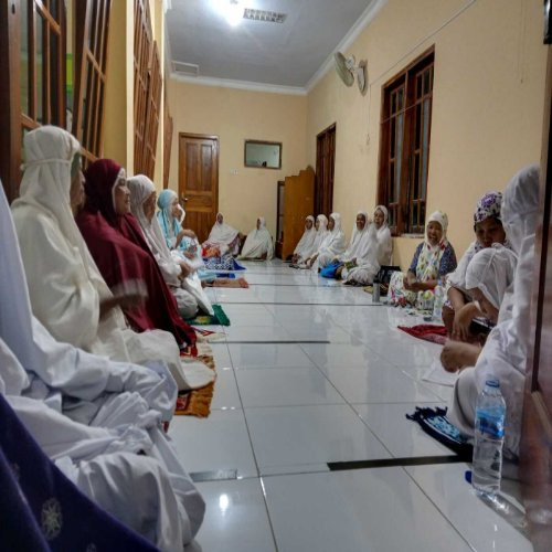 Yasinan Rutin Malam Jumat Masjid Baiturrahman RW 03