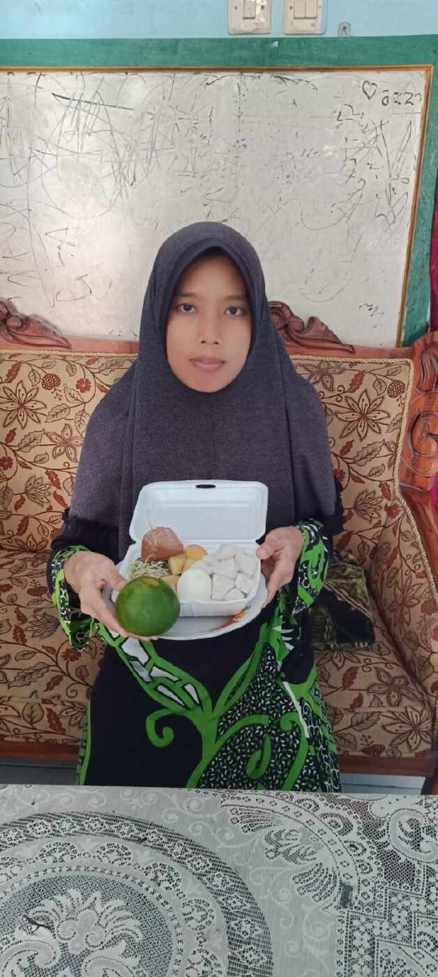 PMT Ibu Hamil KEK Hari Ke-16 dengan menu Gado-Gado dan Jeruk