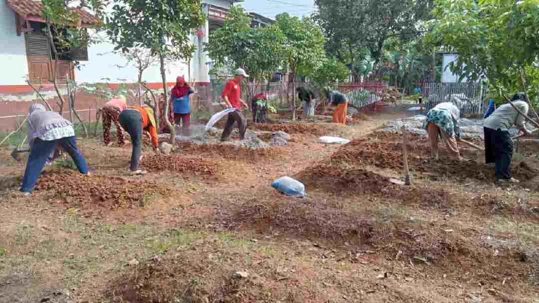 Kerja Bakti KWT Berkah Makmur RW 03