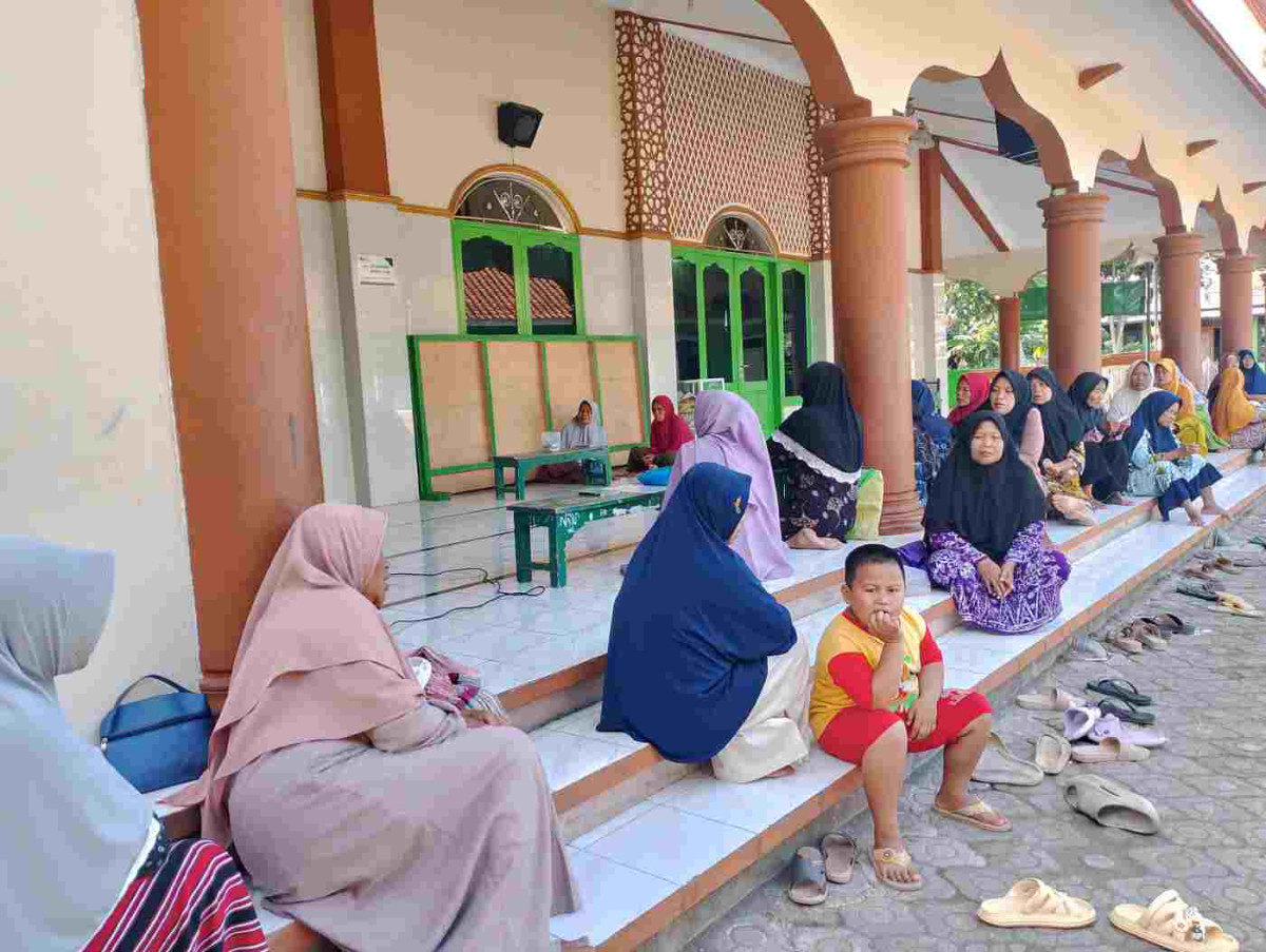 Kegiatan Rutinan Muslimat NU Al Khadijah RW 06