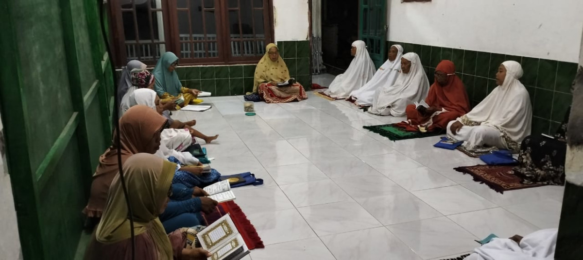 Kegiatan Rutin Yasin Tahlil Mushola Baitussalam RW 02