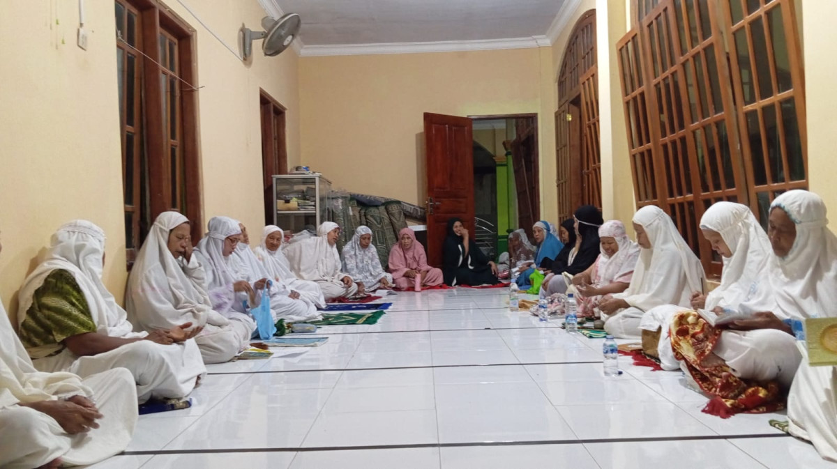 Kegiatan Rutin Yasin Tahlil Masjid Baiturrahman RW 03