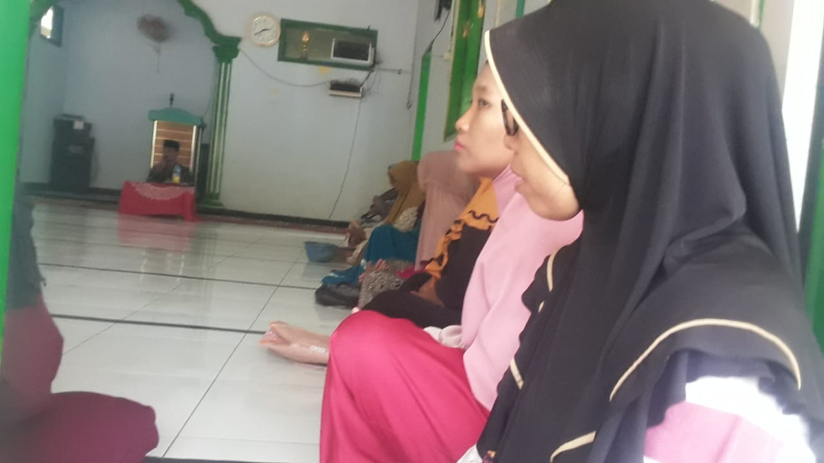 Kegiatan Rutin Yasin Tahil Muslimat RW 08