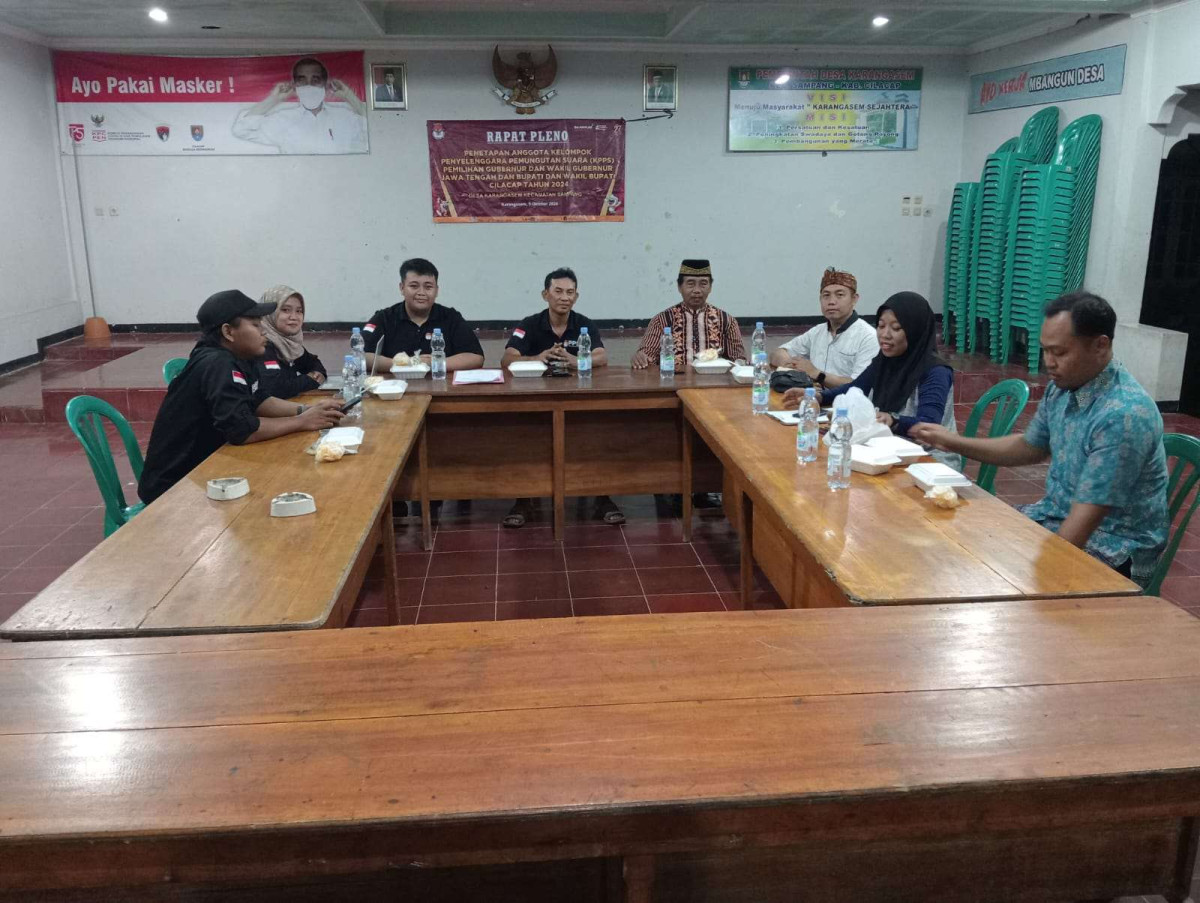 Rapat Pleno Penetapan Calon Anggota KPPS Desa Karangasem Pilkada Tahun 2024