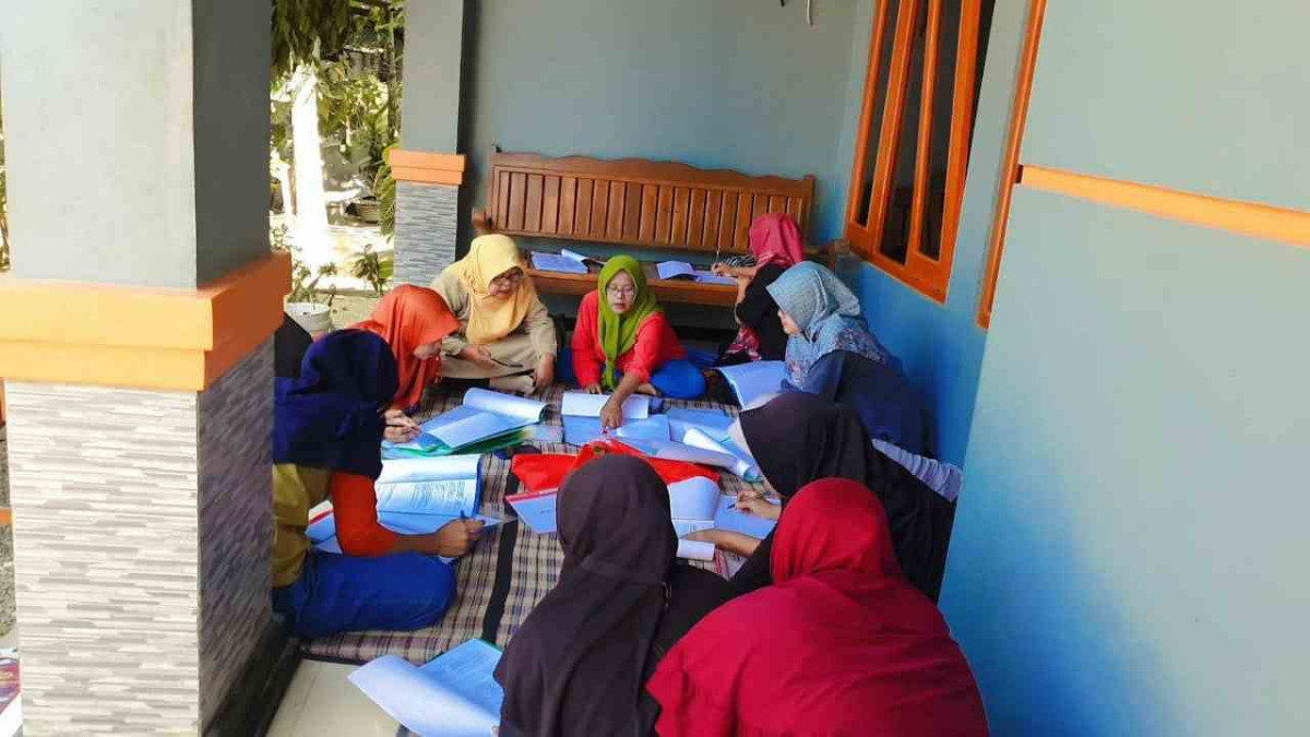 Pembinaan Sekretaris Kelompok PKK RW RT Dawis RW 03