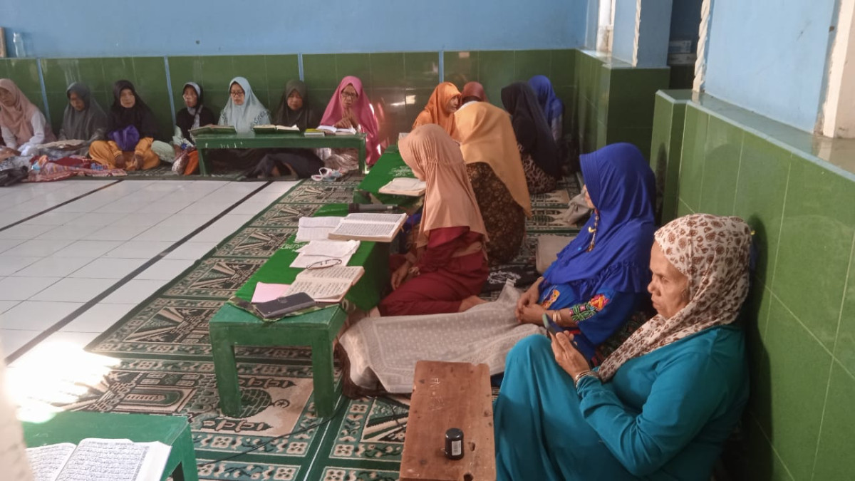 Pengajian  rutin  hari jumat