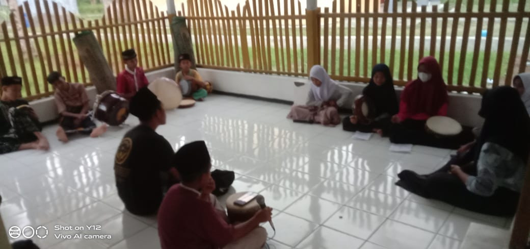 Latihan Hadroh bersama anak SD Patimuan 01