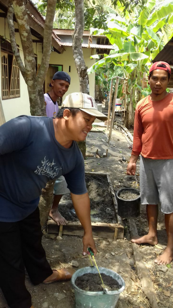 Kerjabakti pembangunan lahan hijau tepi jalan