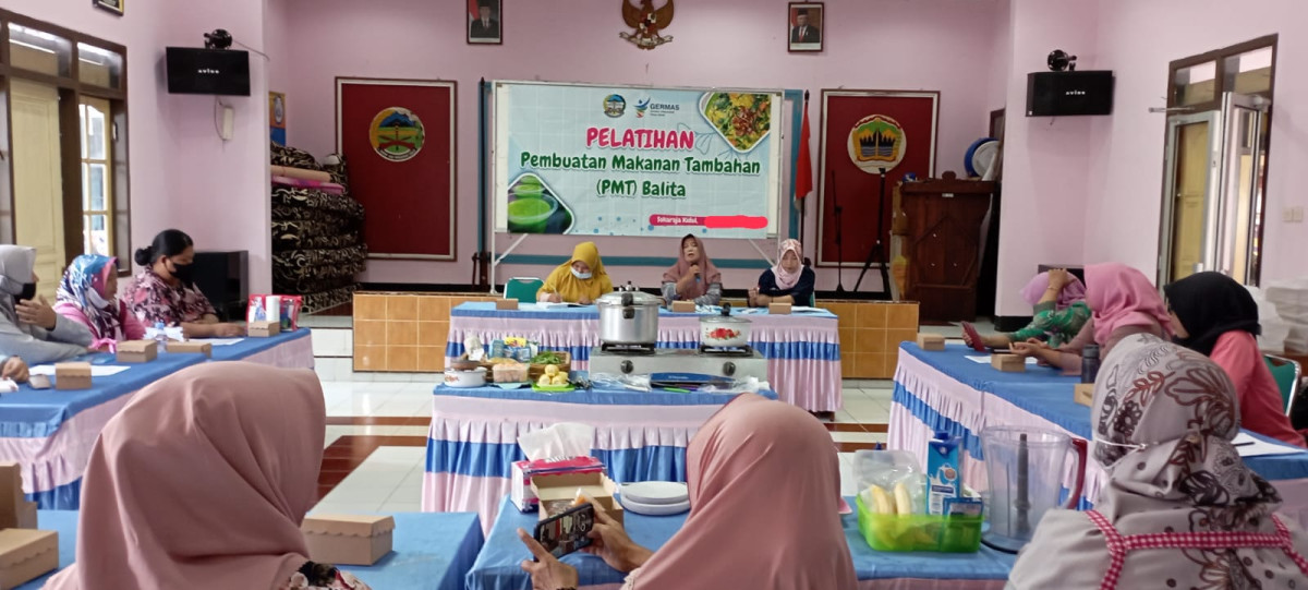 PELATIHAN PEMBUATAN MAKANAN TAMBAHAN (PMT) BALITA