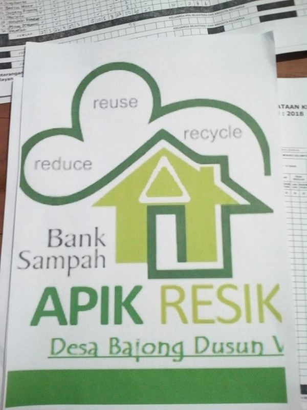 tampak depan leaflet bank sampah