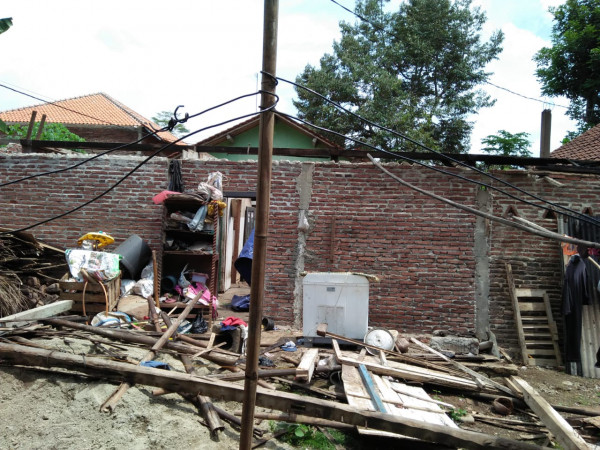 Perbaikan rumah tidak layak huni