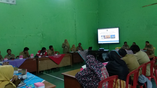 Kabid Pengendalian Penduduk memberikan materi