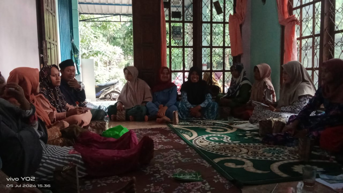 PERTEMUAN PKK WARGA RT 2 RW 4 DESA TEGALRETNO