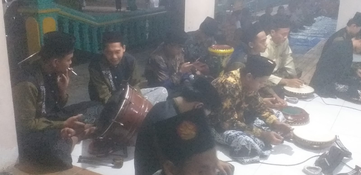MAJLIS DZIKIR DAN SHOLAWAT DESA KABUARAN