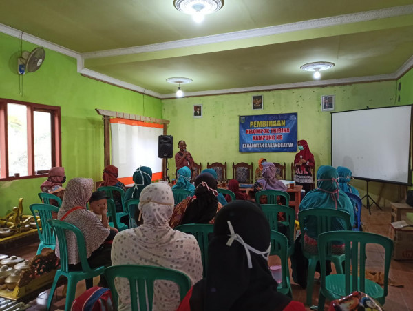 Pembinaan Kelompok TRIBINA Kampung KB Kecamatan Karanggayam