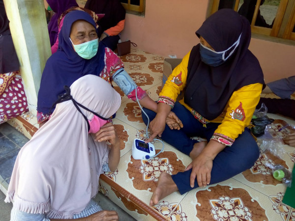 Kegiatan Pos Pelayanan Terpadu Lansia di Kampung KB Desa Legetan