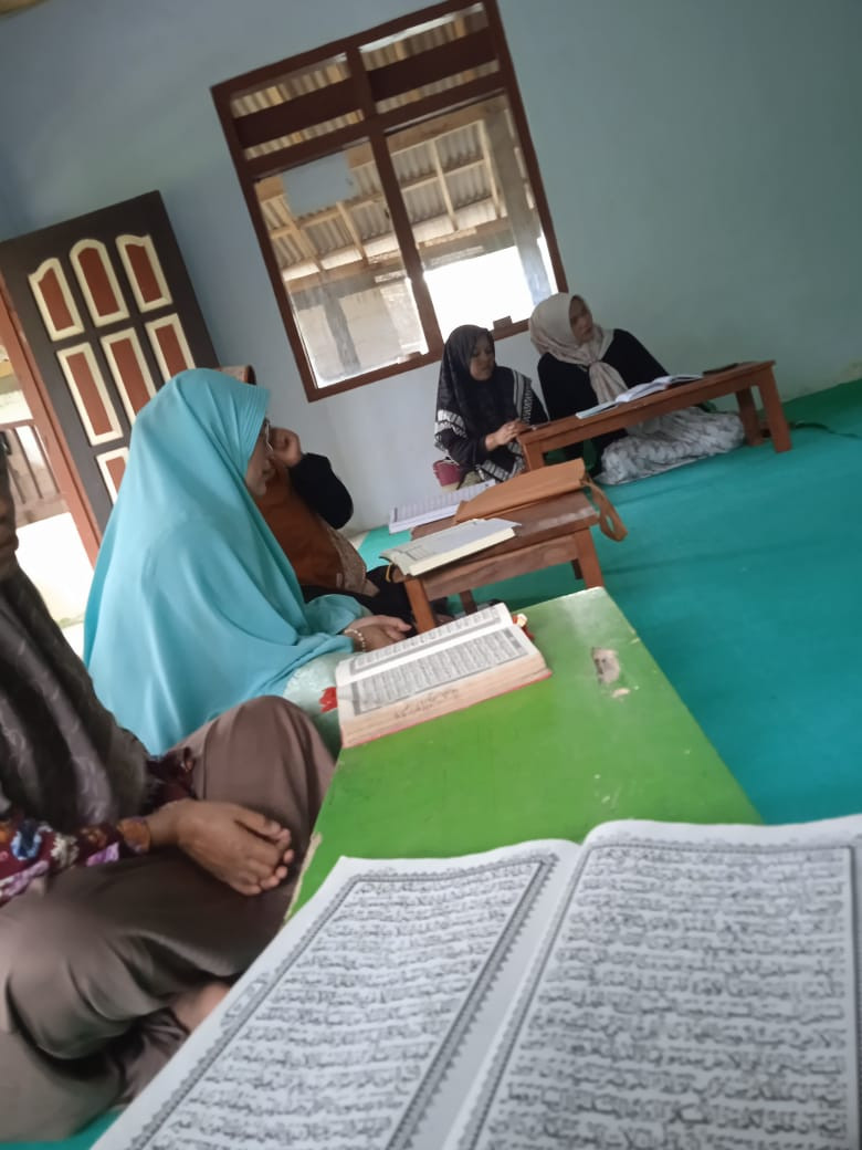 Kegiatan Jum'at Siang Belajar Tilawah