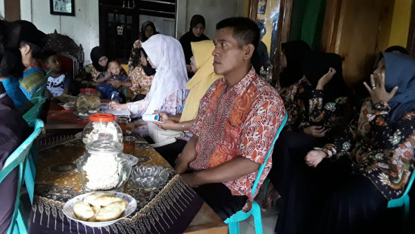 Peserta Saat mendengar penyampaian materi oleh narasumber