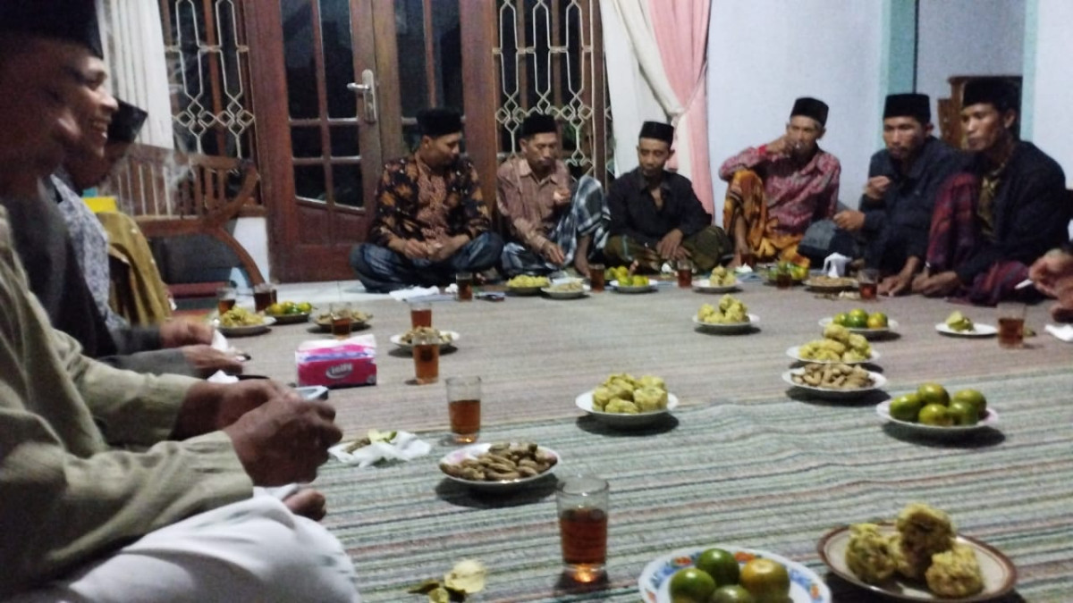 Tahlil dan Yasin Tiap Malam Rabu