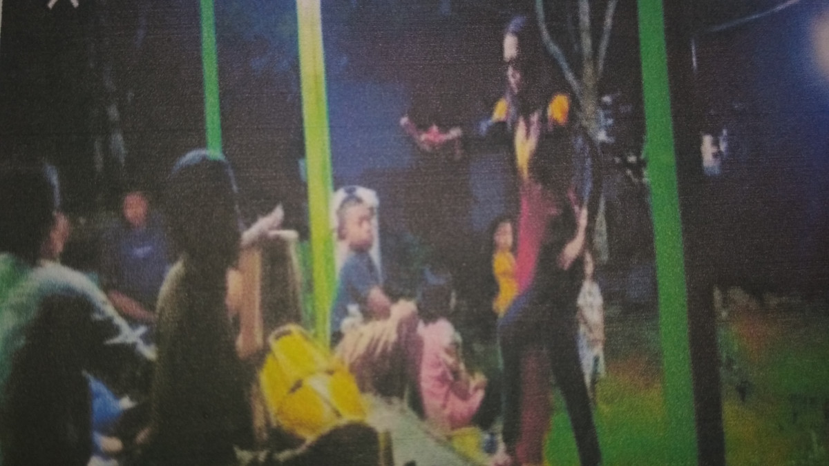 Latihan tari Ndholalak