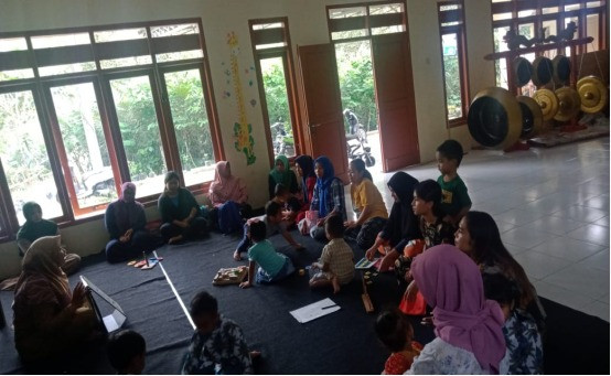 Posyandu ibu hamil dan kelas ibu hamil