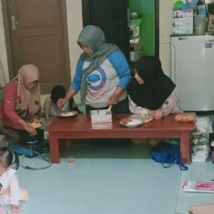 Dapur Sehat Atasi Stunting (DASHAT)