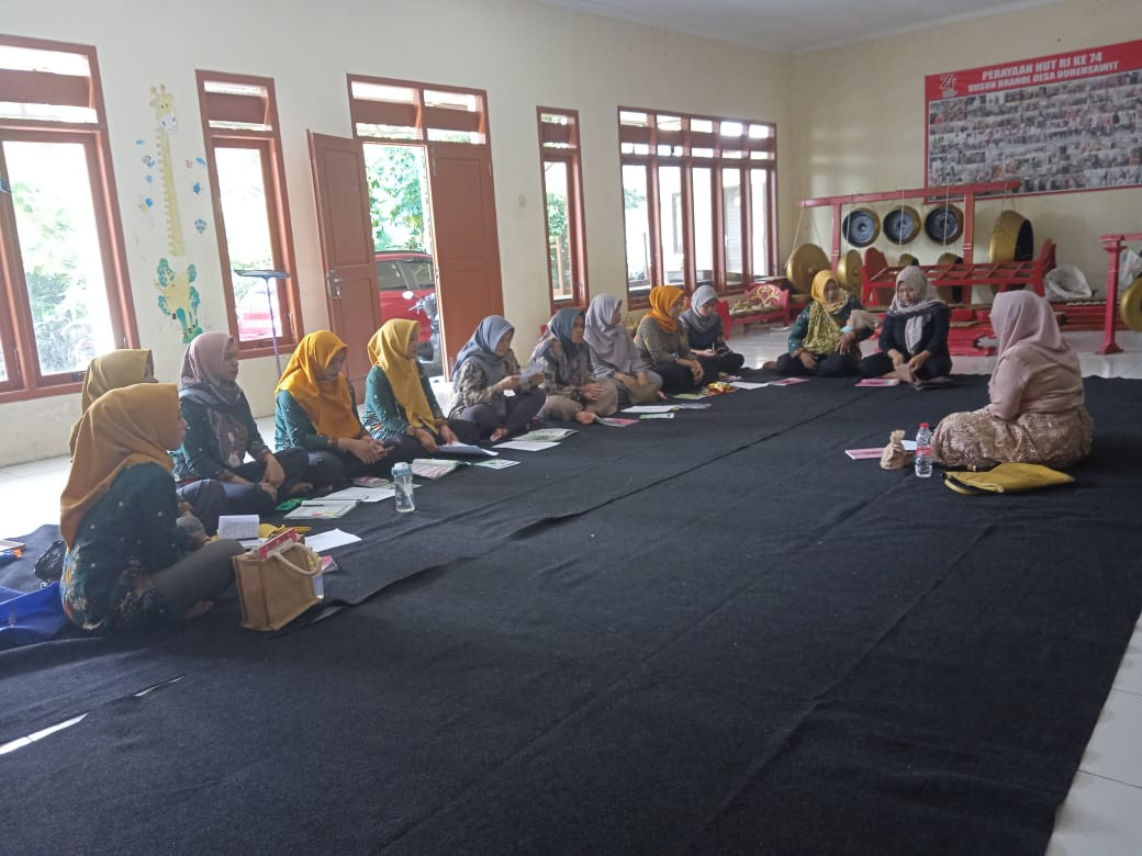 Pelatihan kader posyandu untuk mempersiapkan UKOM kader