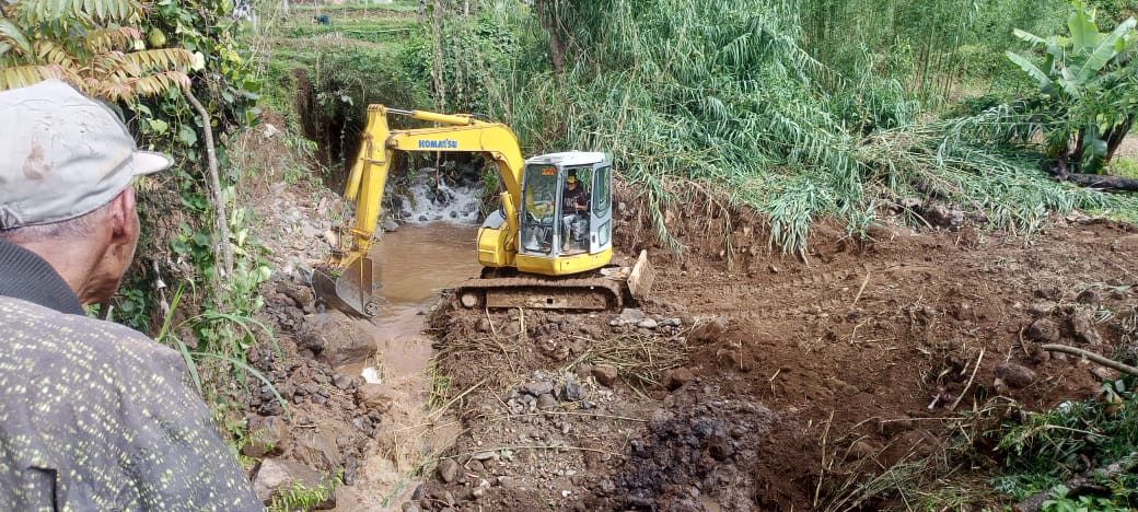 pendalaman sungai