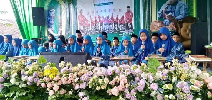 Kegiatan khataman Al quran anak-anak TPA