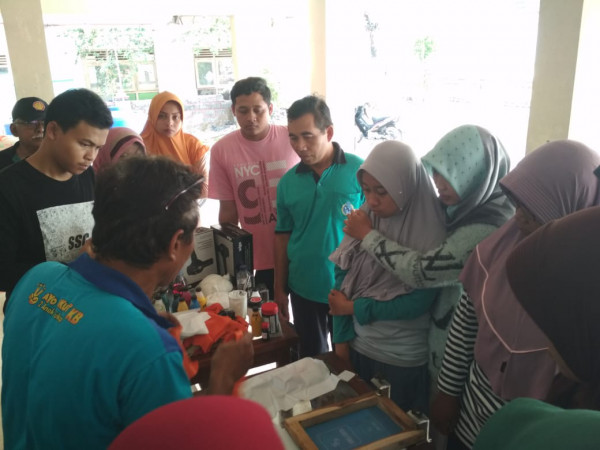 proses pelatihan sablon plastik