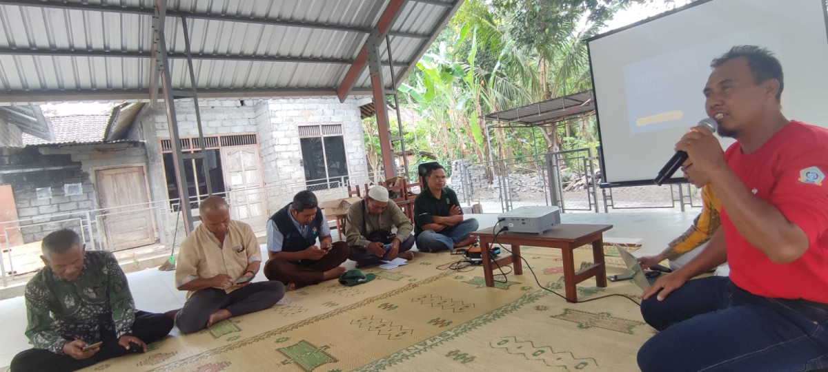 Bapak Joko Mursito sebagai moderator