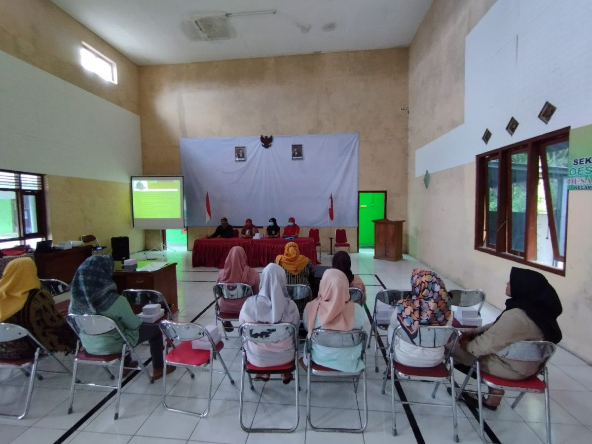 Refreshing peningkatan kapasitas kader Poktan Bina Keluarga Balita di Kampung KB Sidorejo