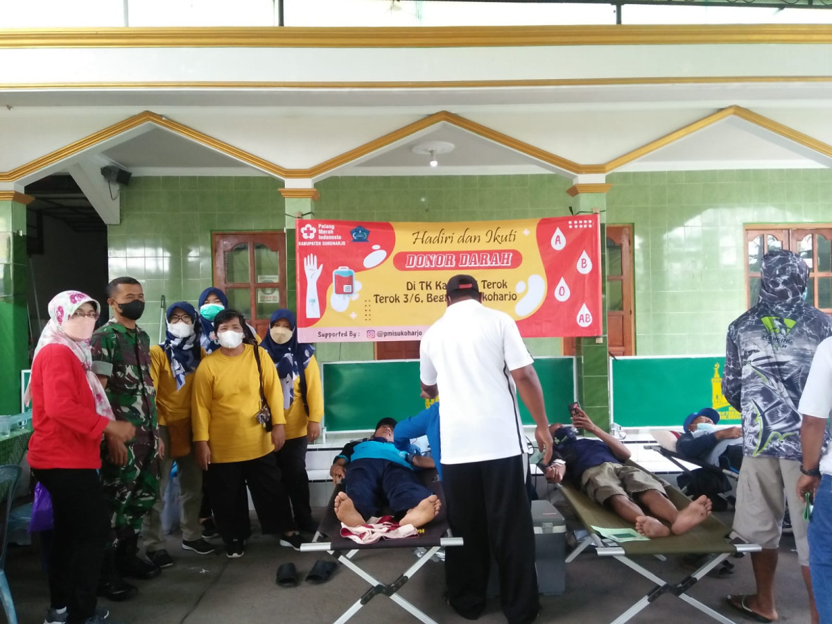 Donor darah bersama  remaja kampung Geneng Begajah