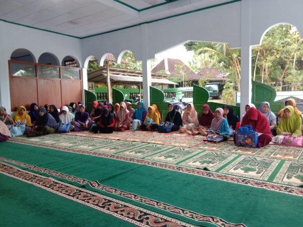 Kegiatan Pengajian di Masjid