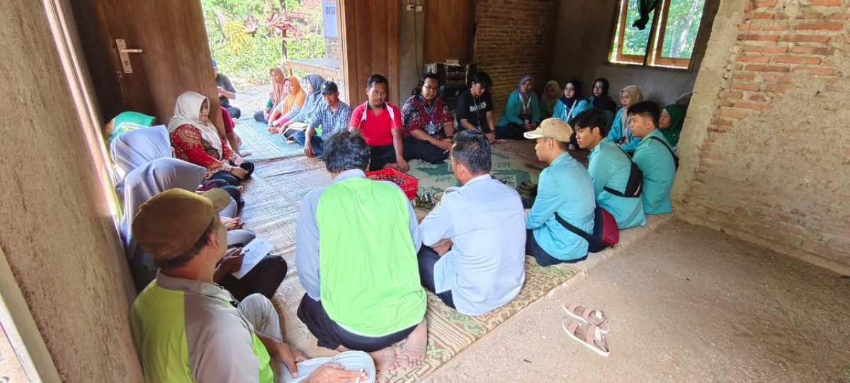 Pelatihan fermentasi dan silase untuk pakan ternak