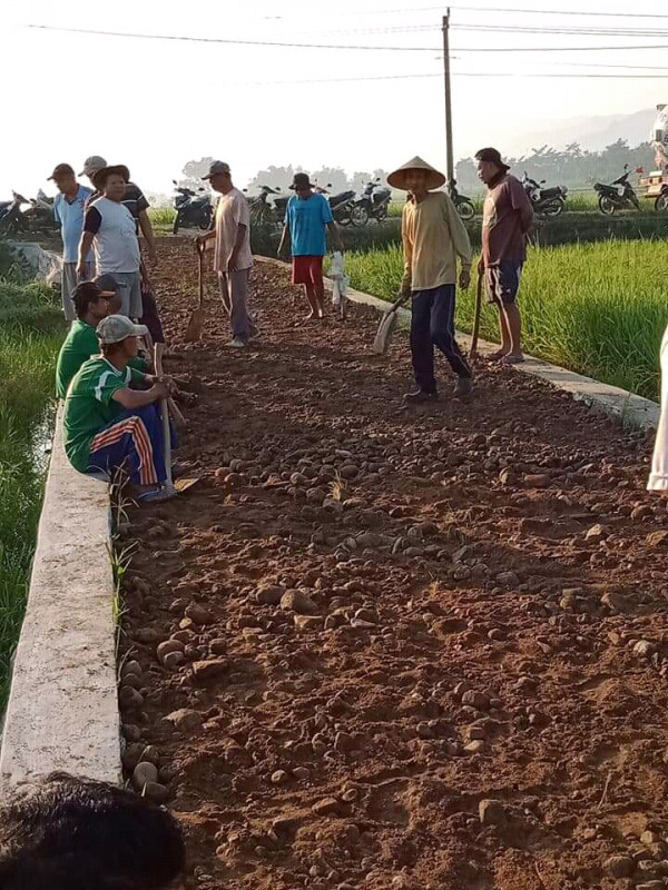 Pengurukan Pasir Batu Sirtu Dalam Pelaksaan Program Pembinaan Lingkungan