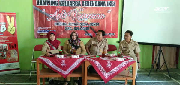 Pemateri kegiatan Pokja Kampung KB