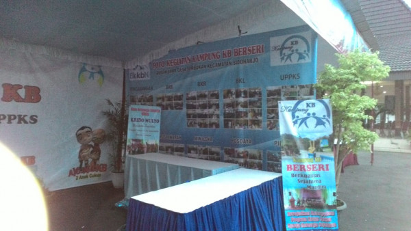 Persiapan stand pameran