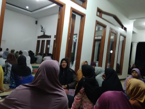 Meningkatkan keimanan dan ketaqwaan kpd Allah SWT dg tadarus dan kajian Islam