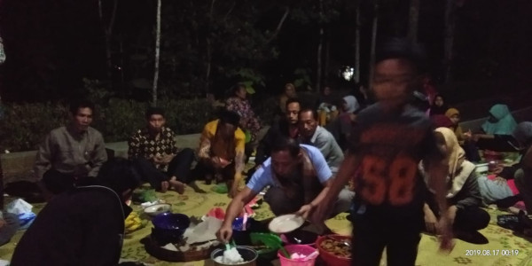 Tradisi Malam tirakatan Rt 02 Kampung KB "Berseri"