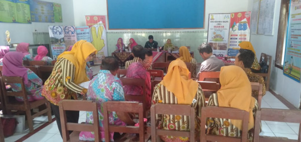 Pembinaan dan pendampingan oleh tim DPPKBP3A Kab Wonogiri dan Camat Sidoharjo di kampung kb