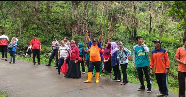 Penghijaun Bersama Dinas instansi terkait di Desa Sembukan