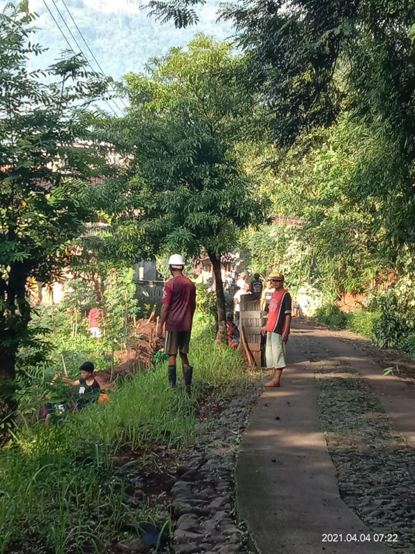 Kerja Bakti Pembuatan Talut 