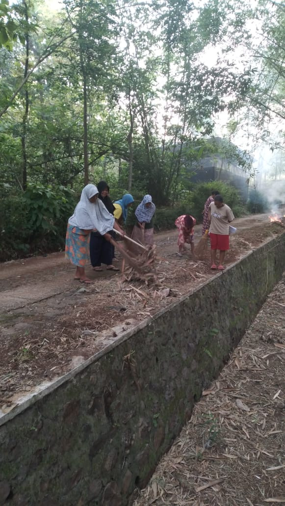 Kerja Bakti Minggu Bersih