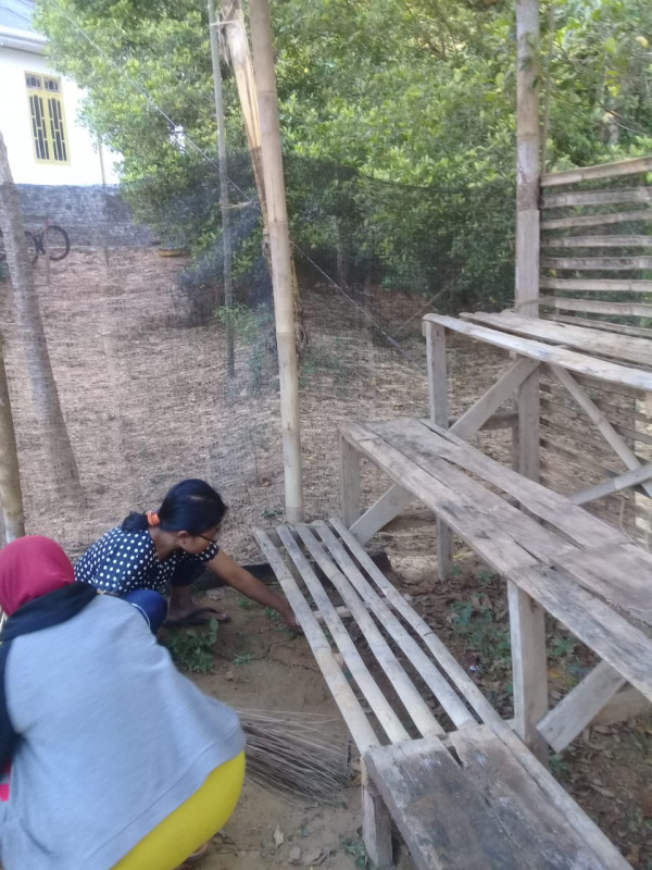 Kegiatan persiapan pembuatan bibit tanaman sayuran